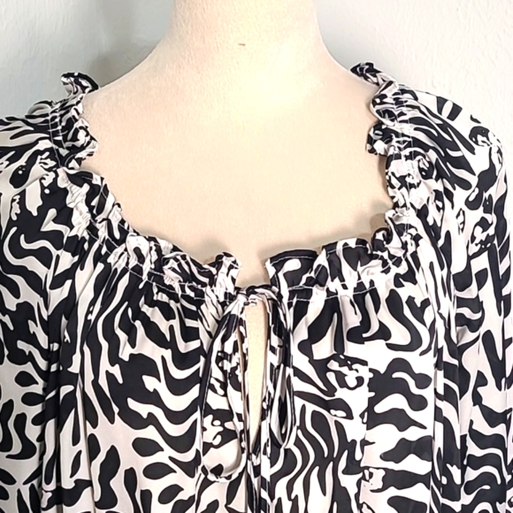 Essentials by Milano Black & White Print Top, Puffy Sleeves, Size XL - Picture 3 of 9